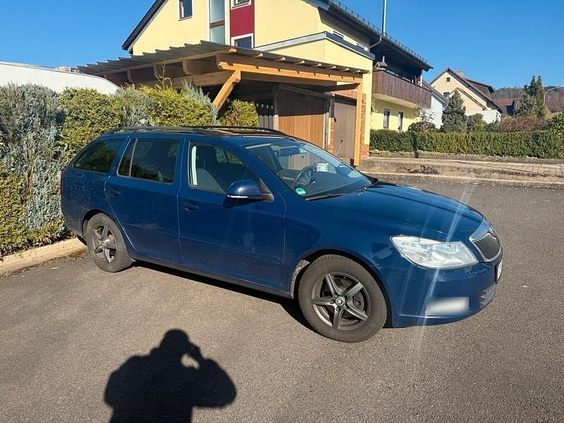 Gebraucht Skoda Octavia 152 PS (111 kW) 2012 Blau Kombi