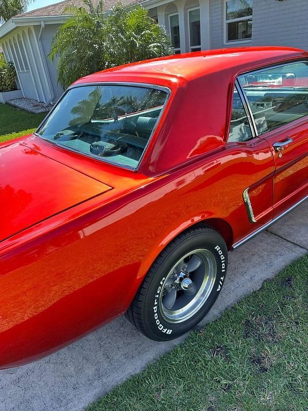 Gebraucht Ford Mustang 200 PS (147 kW) 1965 Orange Coupé