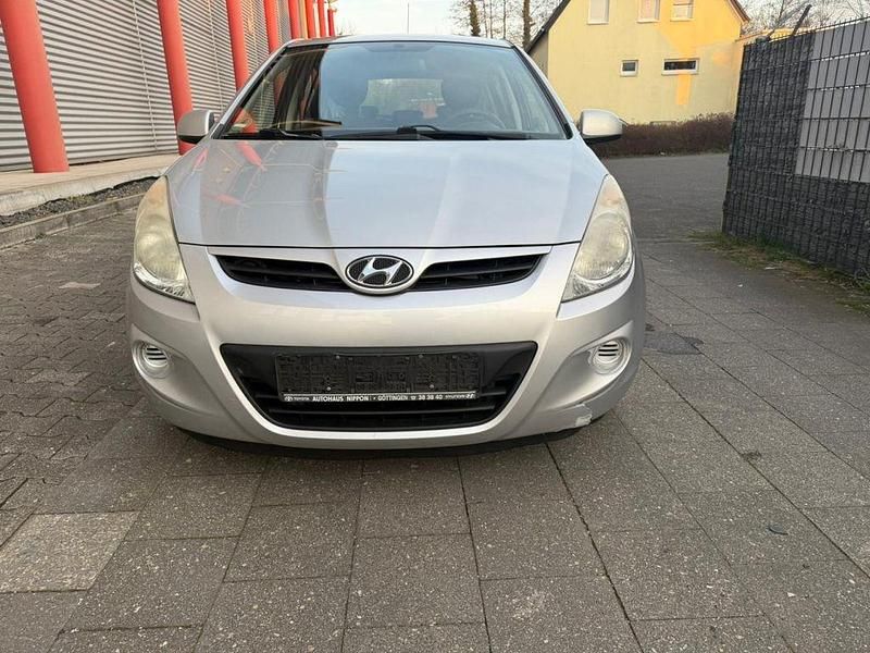 Gebraucht Hyundai i20 Edition 77 PS (56 kW) 2012 Other Kleinwagen