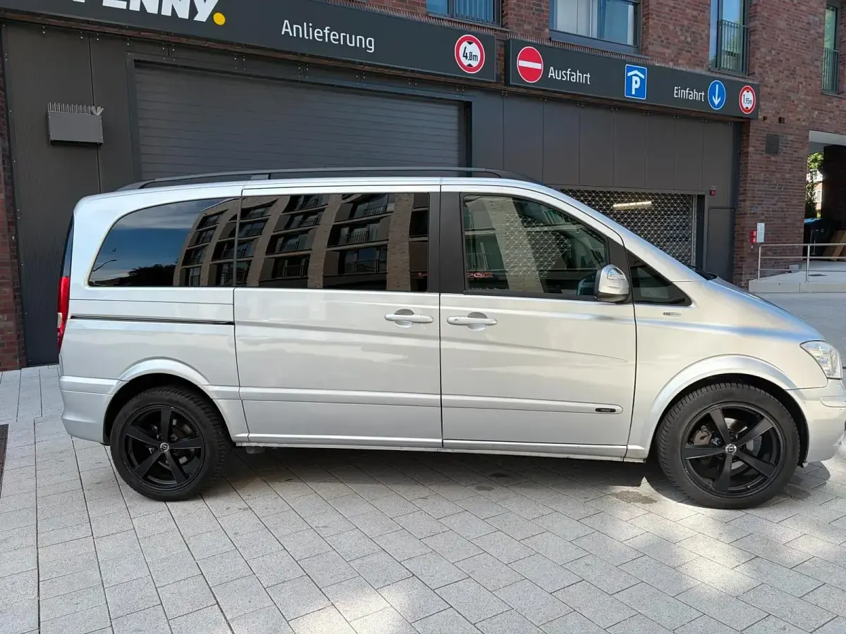 Gebraucht Mercedes Viano 163 PS (119 kW) 2012 Silber Van / Kleinbus
