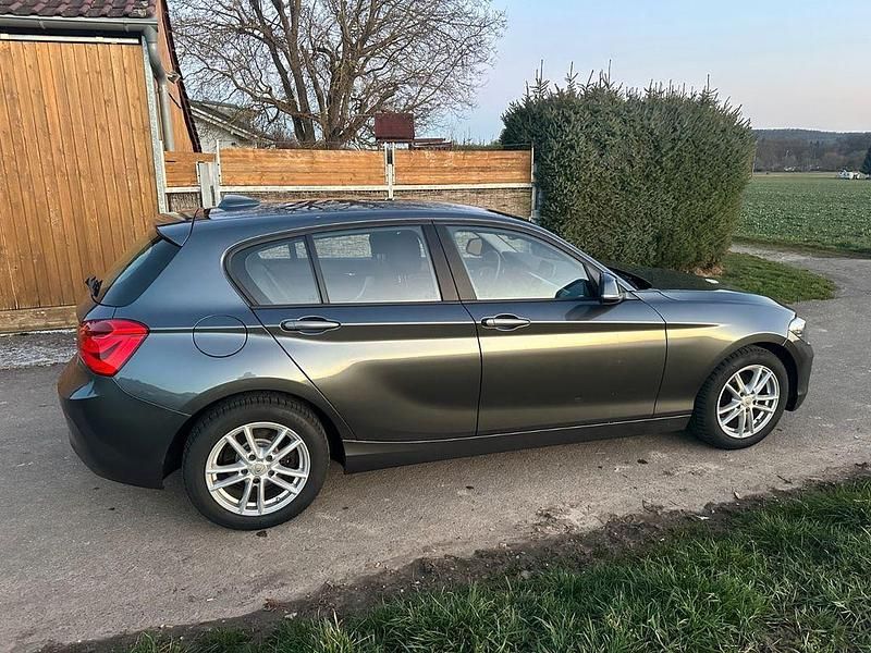 Gebraucht BMW 116 Advantage 109 PS (80 kW) 2019 Grau Kleinwagen
