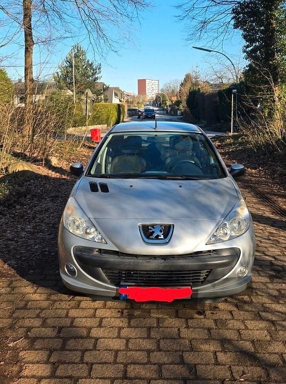 Gebraucht Peugeot 206+ 68 PS (50 kW) 2009 Silber Kleinwagen