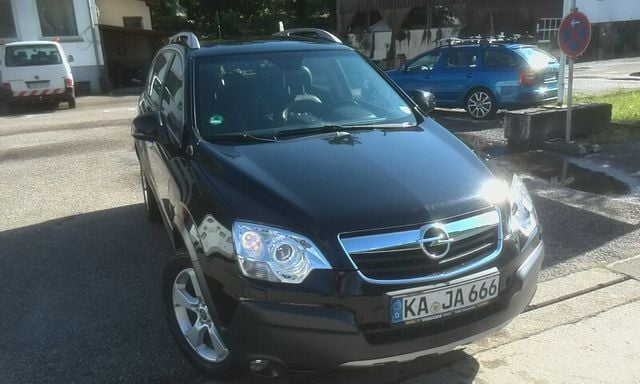 Schwarz Gebraucht 2007 Opel Antara SUV | 9.950 € - Bild 1/4