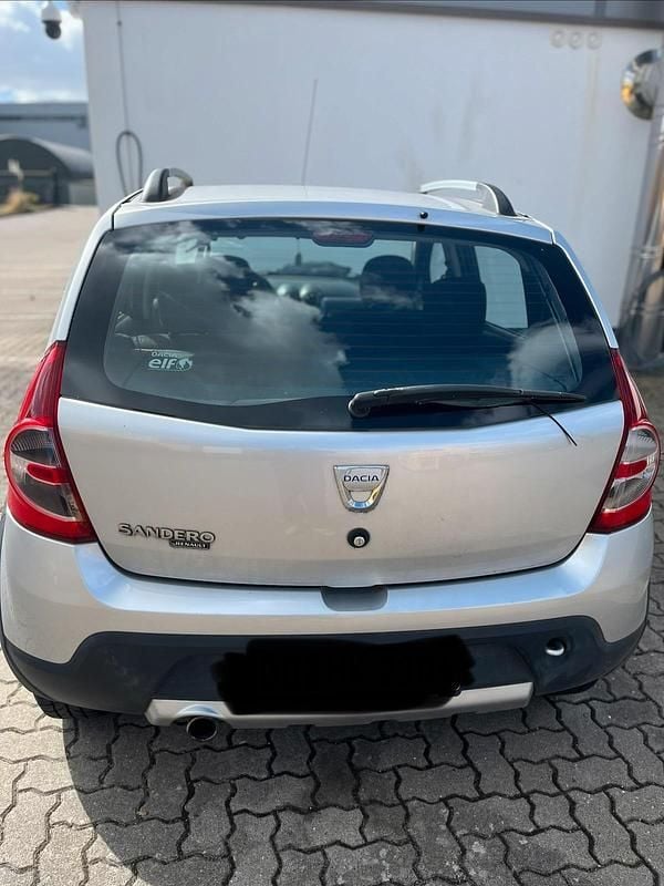 Gebraucht Dacia Sandero 87 PS (63 kW) 2010 Silber Kleinwagen