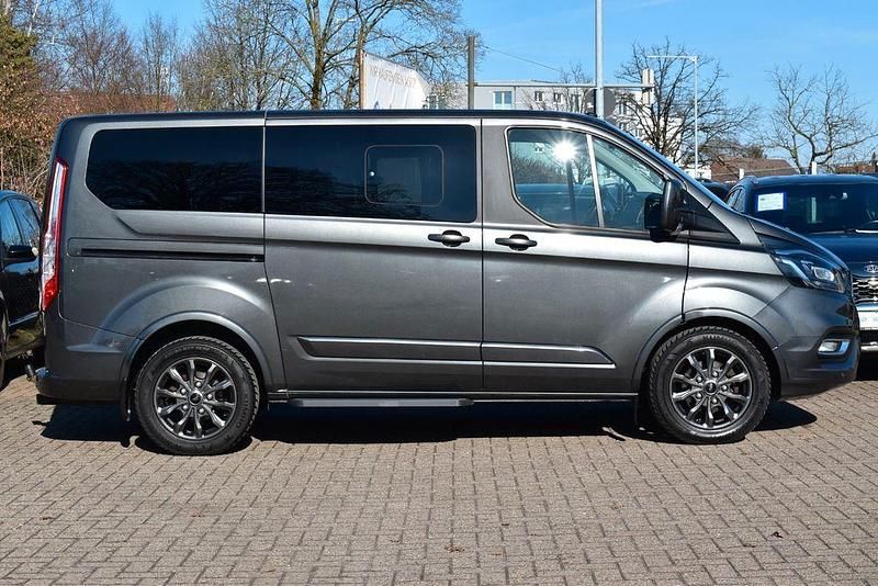 Gebraucht Ford Tourneo Titanium 170 PS (125 kW) 2018 Grau Kombi