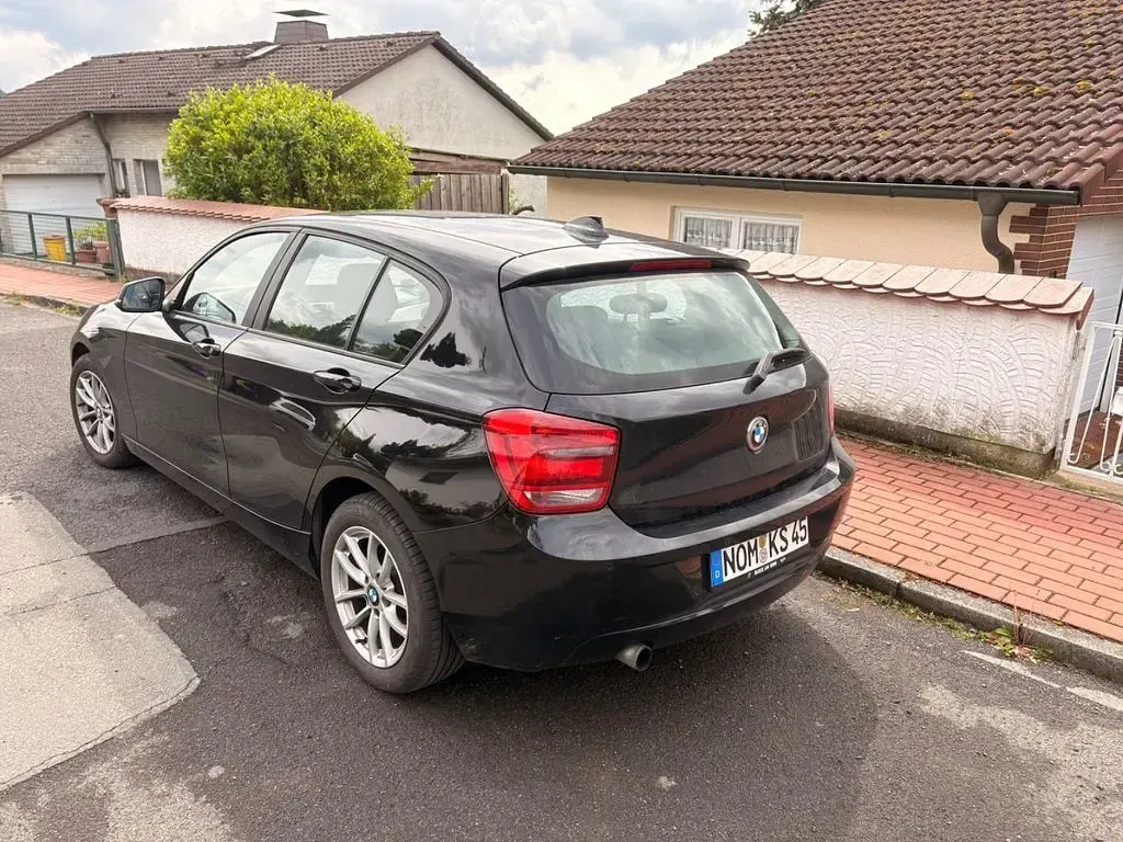 Gebraucht BMW 116 136 PS (100 kW) 2012 Schwarz Kleinwagen