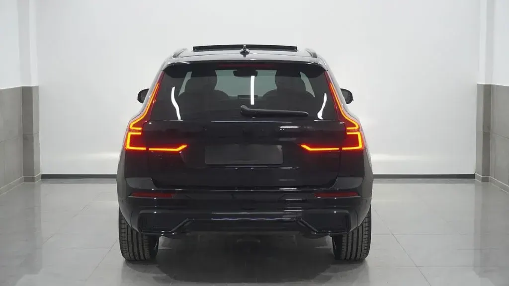 Gebraucht Volvo XC60 Plus 250 PS (183 kW) 2025 Schwarz SUV