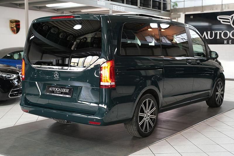 Gebraucht Mercedes V300 Exclusive 239 PS (175 kW) 2020 Grün Van / Kleinbus