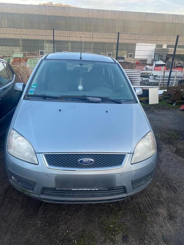 Second-hand Ford Focus 125 CP (91 kW) 2004 Argintiu Hatchback