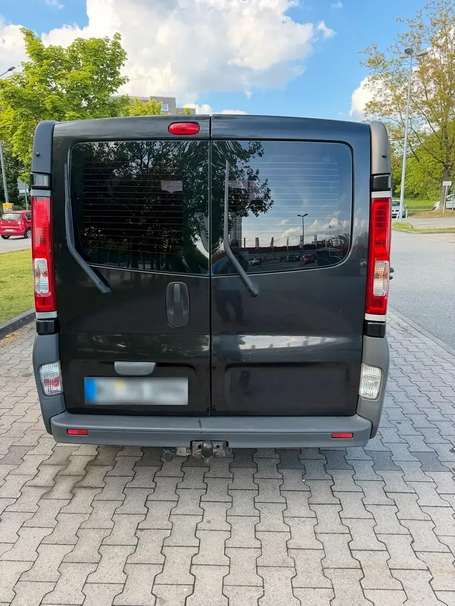 Gebraucht Opel Vivaro 114 PS (83 kW) 2007 Schwarz Van / Kleinbus