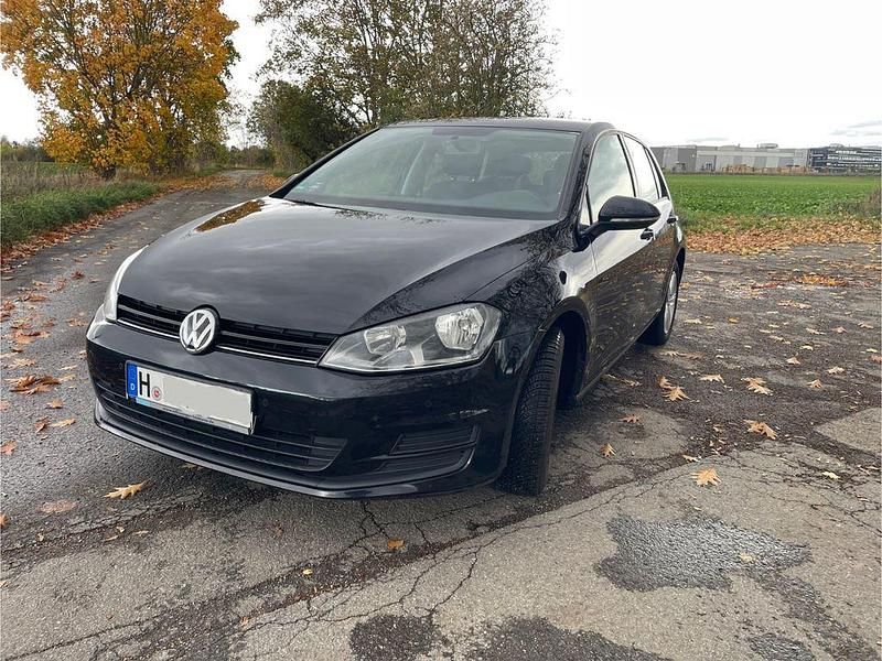Schwarz Gebraucht 2014 VW Golf VII Trendline Limousine | 6.100 € (Fairer Preis) - Bild 1/4