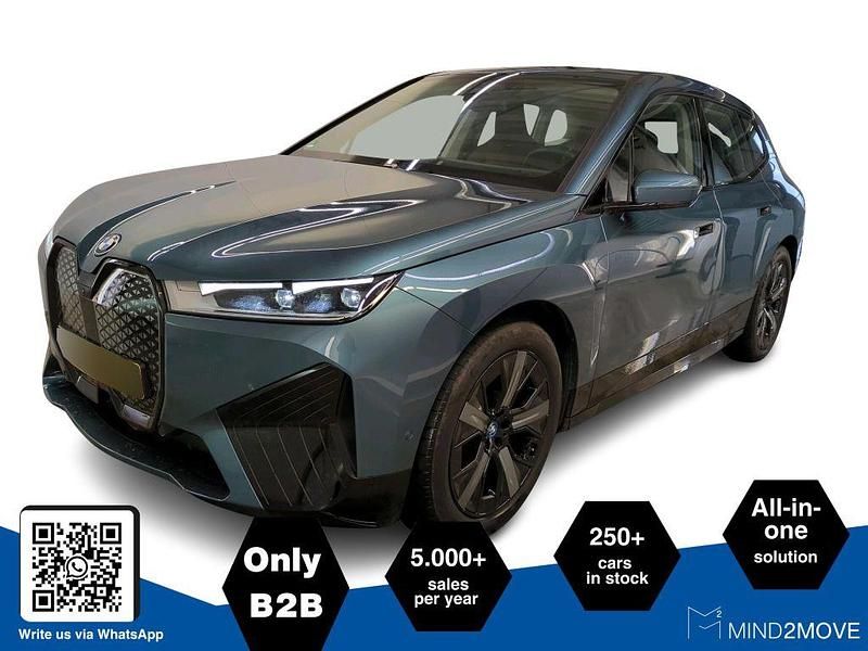 Grün Gebraucht 2023 BMW iX Sport Line SUV | 43.859 € (Superpreis) - Bild 1/3