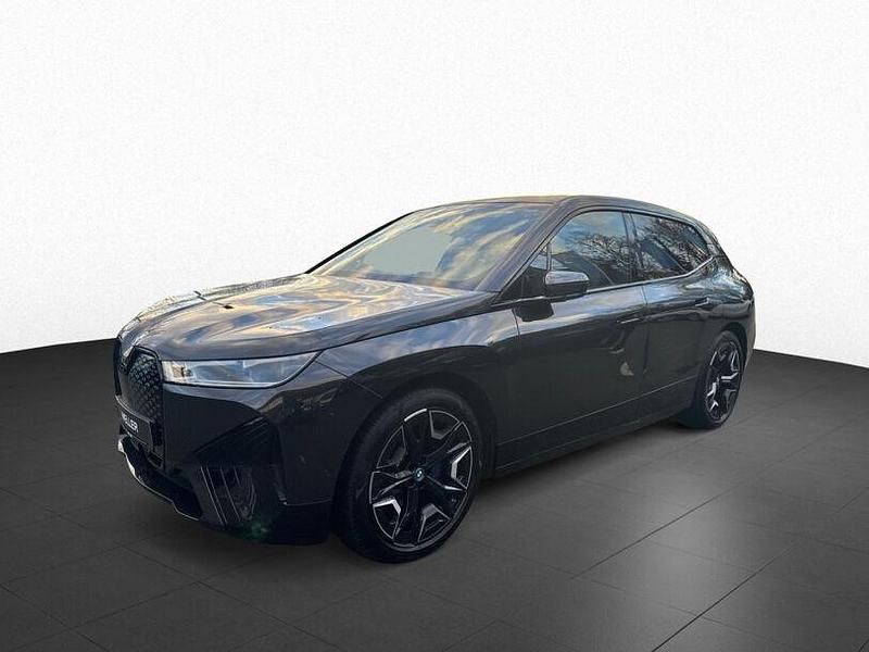 Gebraucht BMW iX Comfort Edition 239 kW (326 PS) 2023 Sophistograu (grau) SUV