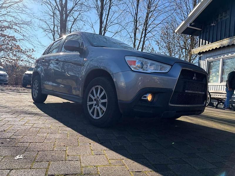 Gebraucht Mitsubishi ASX Invite 150 PS (110 kW) 2012 Platinumgrau (m) SUV