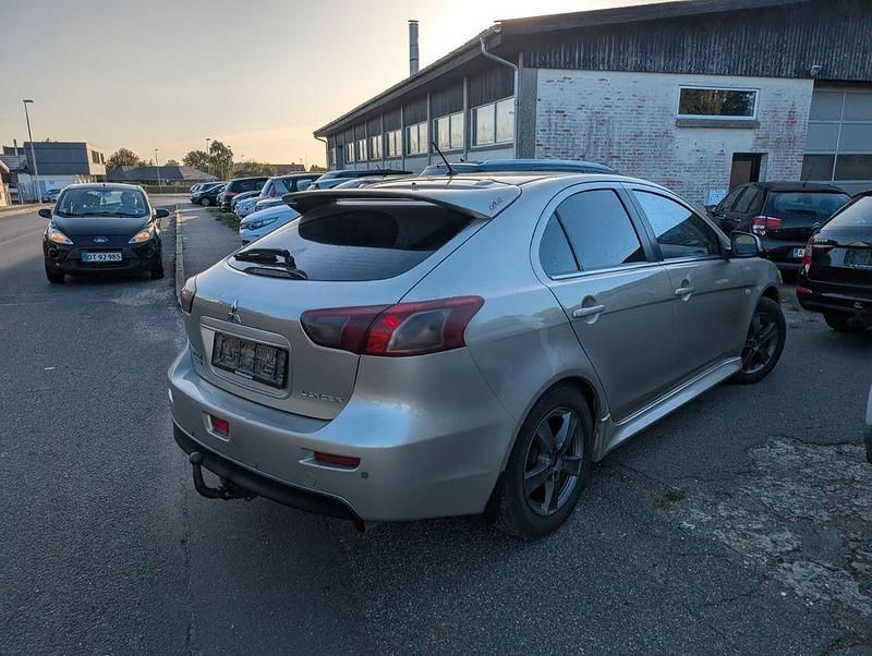 Grau Gebraucht 2011 Mitsubishi Lancer Intense Limousine | 1.550 € (Etwas zu teuer) - Bild 1/4