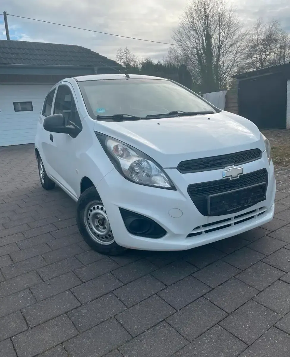 Second-hand Chevrolet Spark 69 CP (50 kW) 2014 Alb Hatchback