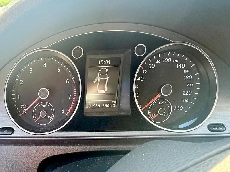Gebraucht VW Passat 2011 Silber Kombi