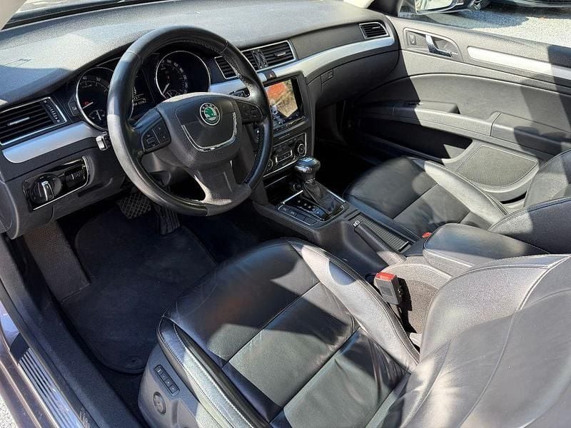 Gebraucht Skoda Superb Elegance 160 PS (117 kW) 2011 Violet Kombi