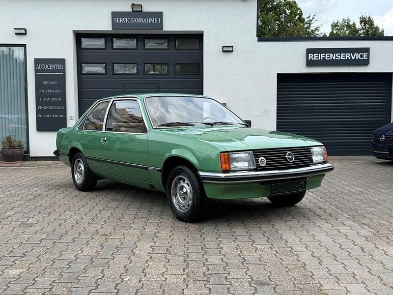 Grün Gebraucht 1979 Opel Rekord Coupé | 9.900 € - Bild 1/4