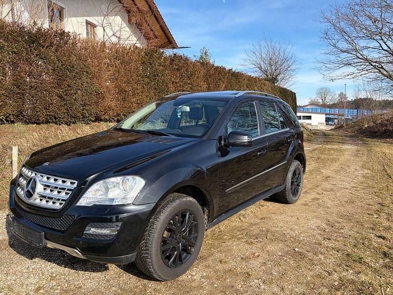 Gebraucht Mercedes ML350 231 PS (169 kW) 2010 Schwarz SUV