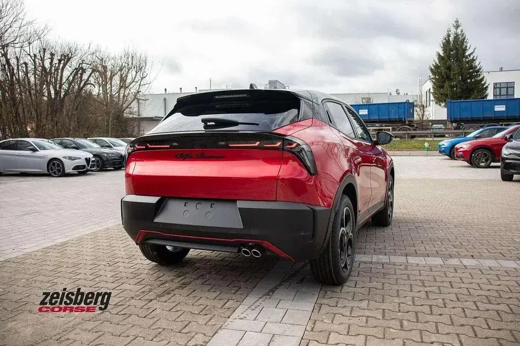 Neu Alfa Romeo Junior Edizione Speciale 145 PS (106 kW) 2026 Rot SUV