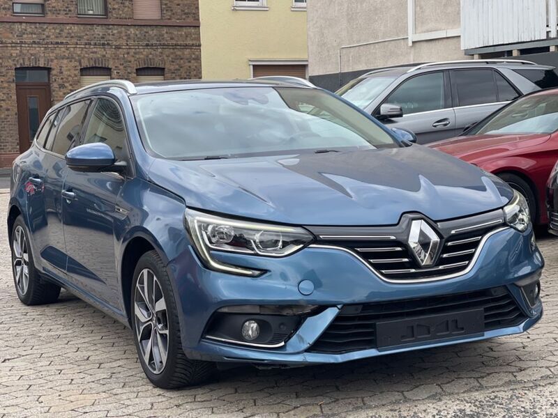 Blau Gebraucht 2018 Renault Mégane GT Line GT-Line Limousine | 12.900 € (Superpreis) - Bild 1/4