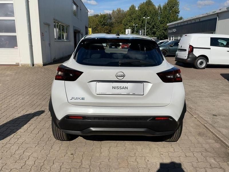 Neu Nissan Juke Acenta 114 PS (83 kW) 2025 Solid white SUV