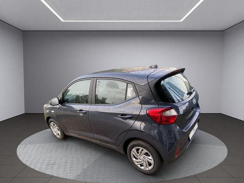 Neu Hyundai i10 Select 63 PS (46 kW) 2025 Farbe: grau Kleinwagen