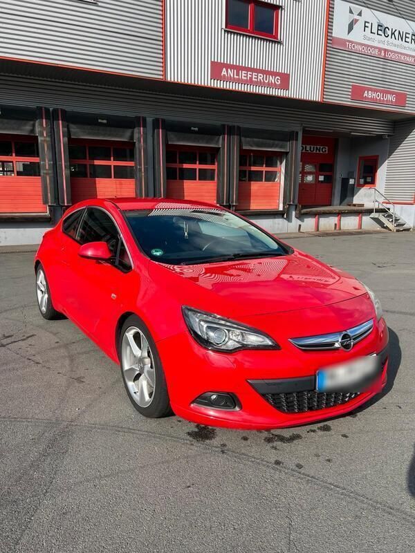 Rot Gebraucht 2012 Opel Astra GTC OPC Limousine | 6.000 € (Fairer Preis) - Bild 1/4