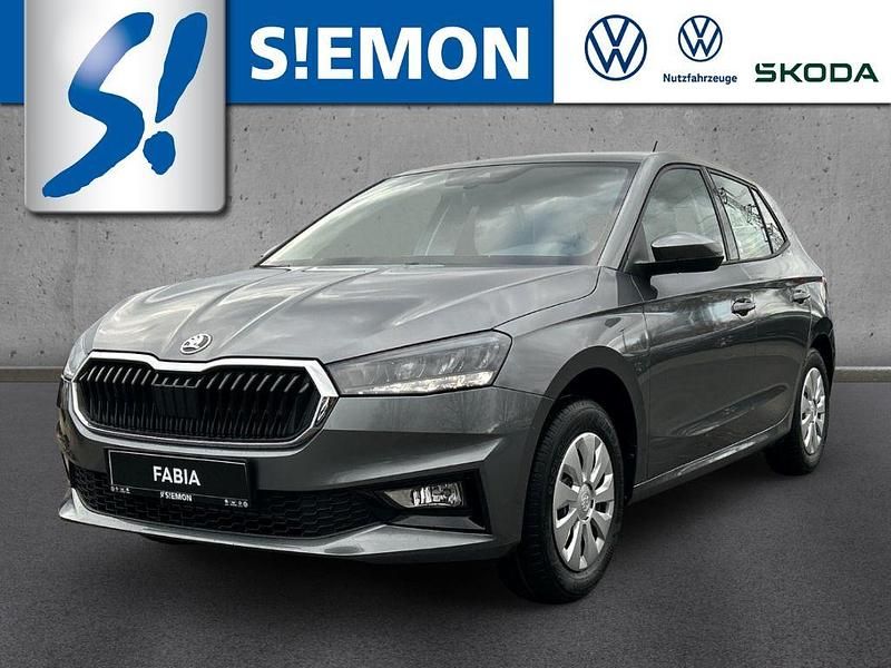 Grau Gebraucht 2025 Skoda Fabia Essence Kleinwagen | 16.930 € (Fairer Preis) - Bild 1/4