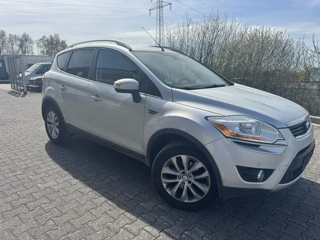 Gebraucht Ford Kuga Titanium 140 PS (102 kW) 2010 Silber SUV