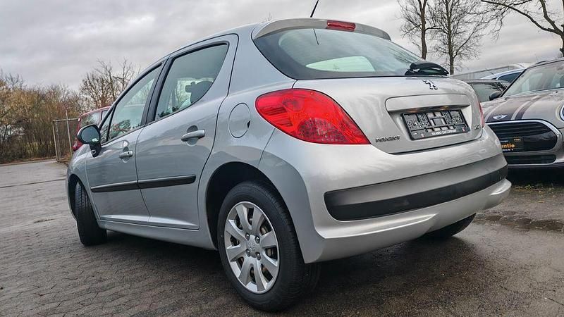 Gebraucht Peugeot 207 Tendance 88 PS (64 kW) 2009 Grau Limousine