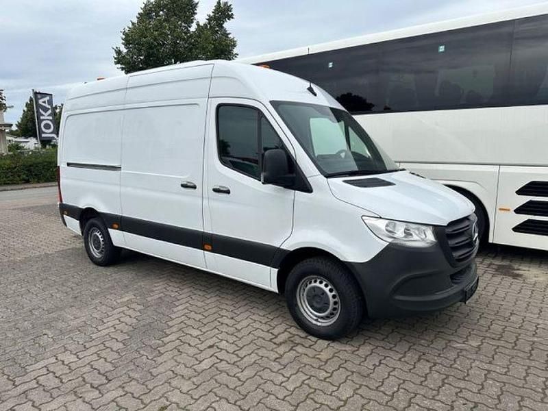 Gebraucht Mercedes Sprinter 163 PS (119 kW) 2020 Arktikweiss Van