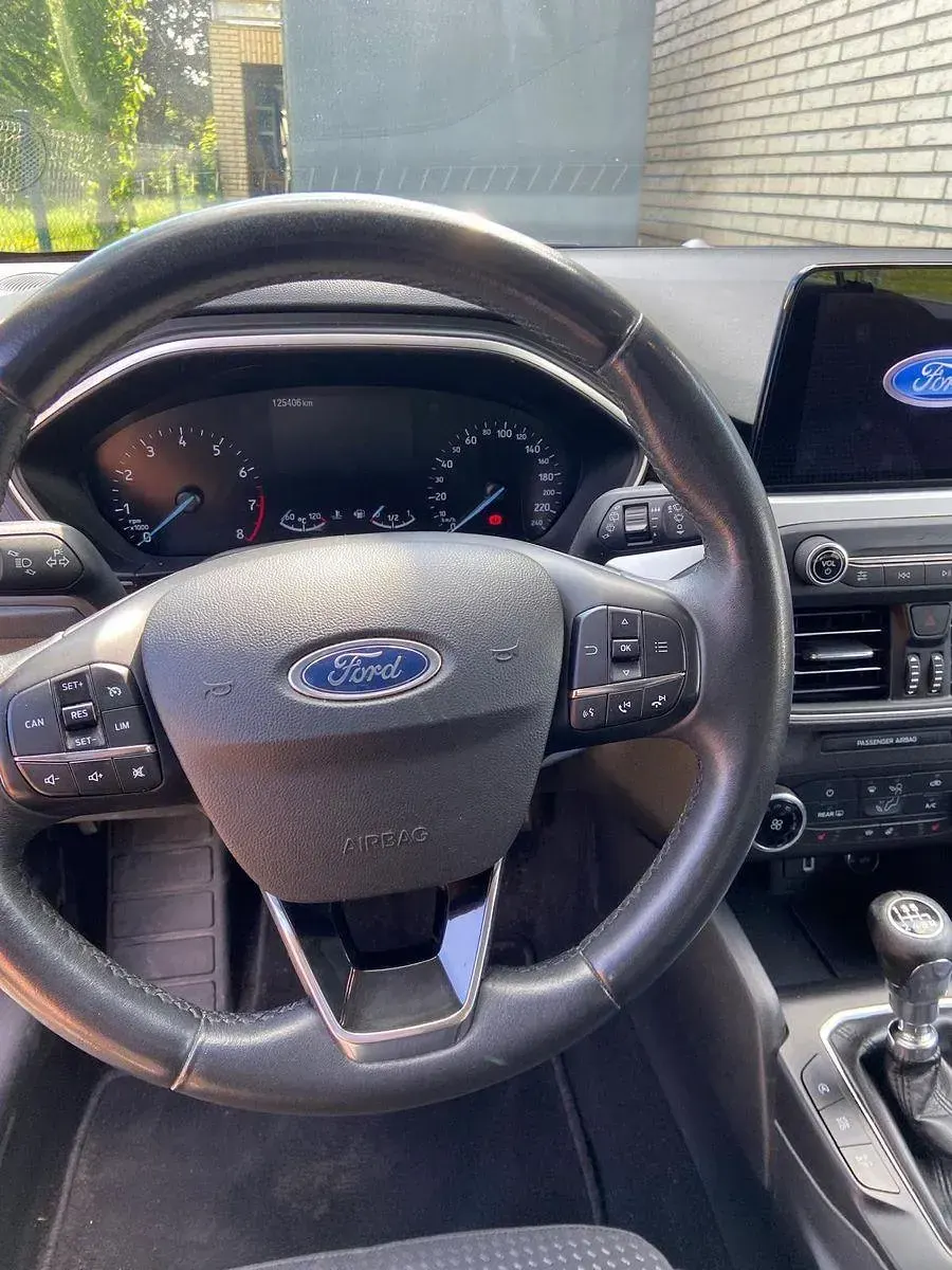 Usado Ford Focus Active 125 CV (91 kW) 2019 Gris Familiar