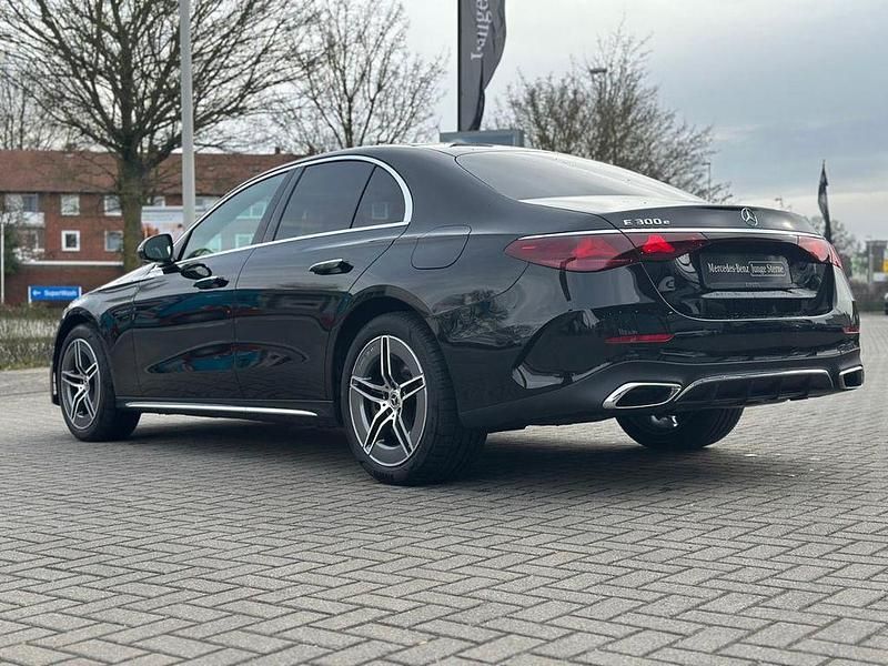 Gebraucht Mercedes E300 AMG 204 PS (150 kW) 2024 Schwarz Limousine