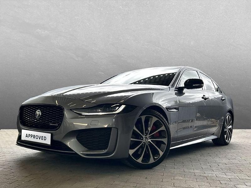 Grau Gebraucht 2023 Jaguar XE R-Dynamic Limousine | 39.890 € (Teuer) - Bild 1/4