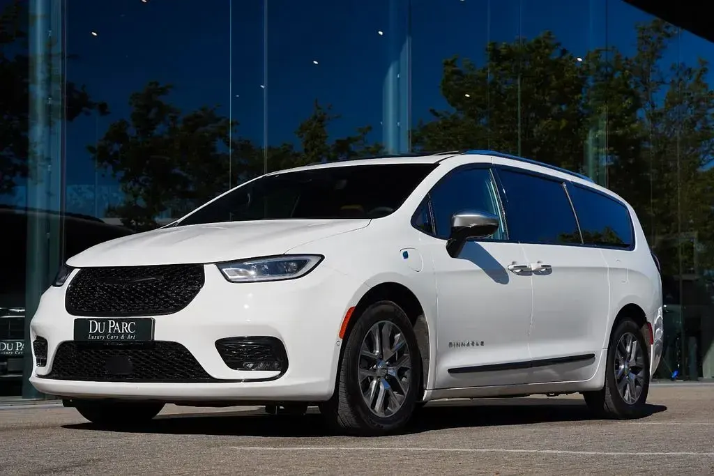 Używany Chrysler Pacifica 359 KM (264 kW) 2023 Biały SUV