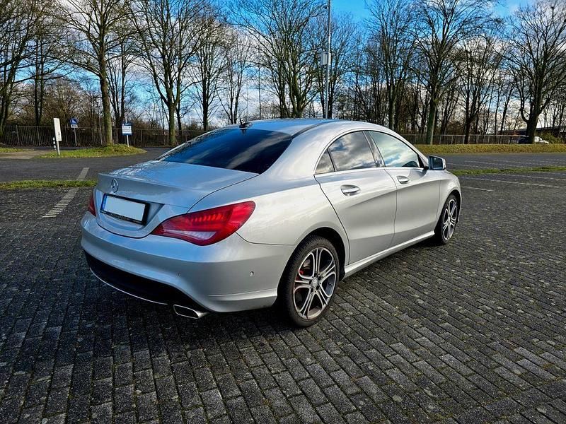 Gebraucht Mercedes CLA200 156 PS (114 kW) 2016 Silber Limousine