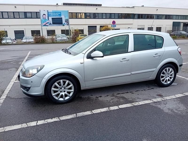 Gebraucht Opel Astra 105 PS (77 kW) 2005 Grau Coupé