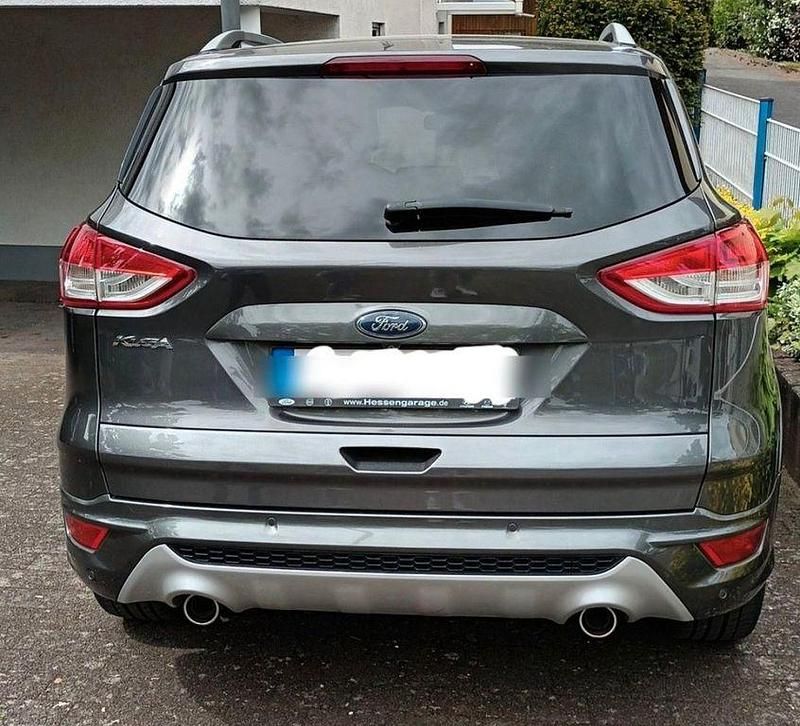 Gebraucht Ford Kuga Titanium 150 PS (110 kW) 2016 Schwarz SUV