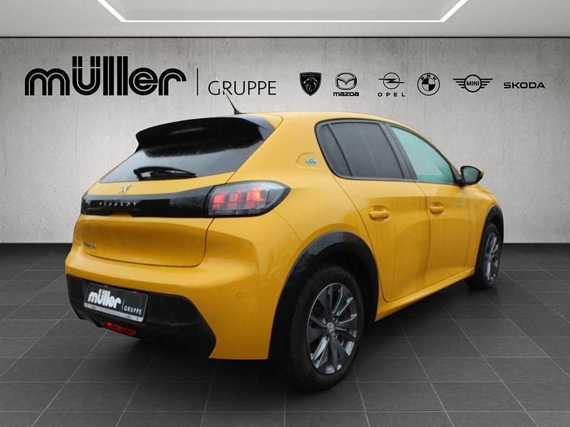 Gebraucht Peugeot e-208 Active 100 kW (136 PS) 2021 Gelb Kleinwagen