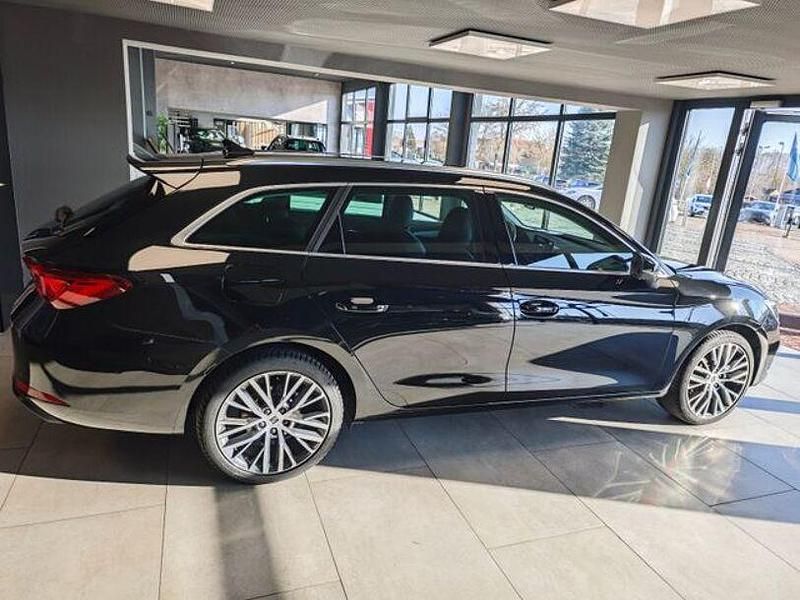 Gebraucht Seat Leon 150 PS (110 kW) 2022 Schwarz Limousine