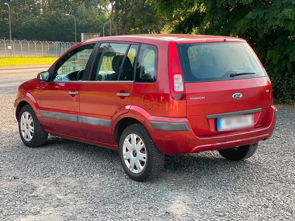 Gebraucht Ford Fusion 80 PS (58 kW) 2008 Rot Kleinwagen