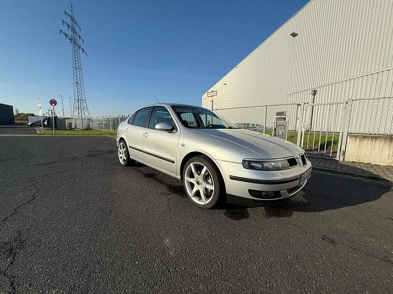 Silber Gebraucht 2000 Seat Toledo Limousine | 500 € (Superpreis) - Bild 1/4