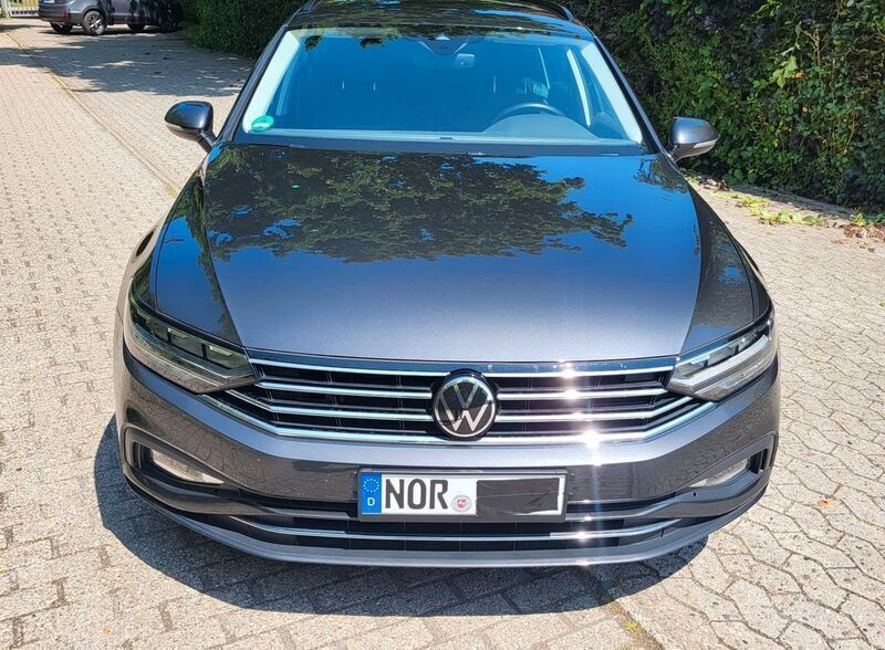 Schwarz Gebraucht 2021 VW Passat Kombi | 19.900 € (Superpreis) - Bild 1/4