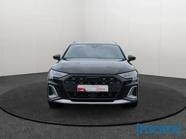 Gebraucht Audi A3 Ambiente 150 PS (110 kW) 2025 Schwarz Limousine