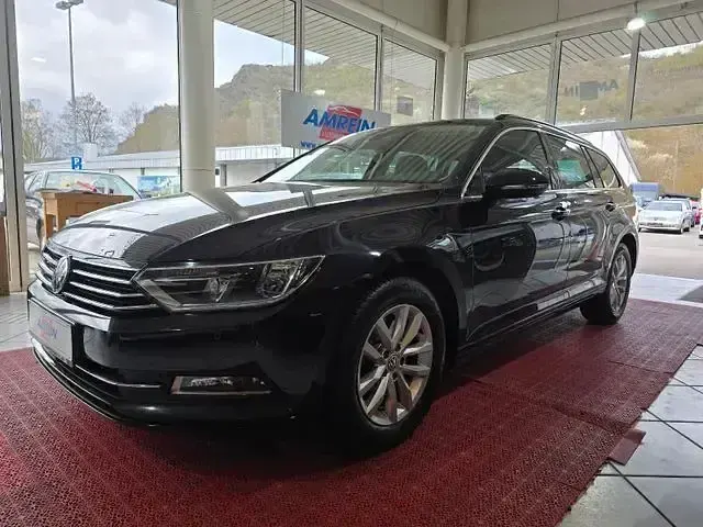 Gebraucht VW Passat Comfortline 150 PS (110 kW) 2018 Schwarz Kombi