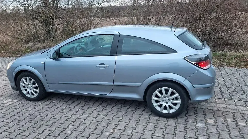 Gebraucht Opel Astra GTC 105 PS (77 kW) 2006 Grau Limousine