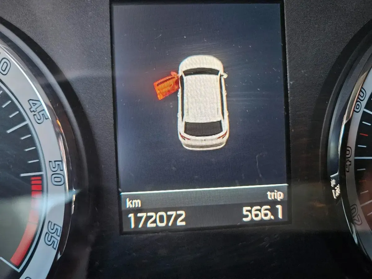 Gebraucht Skoda Karoq 116 PS (85 kW) 2019 Weiß SUV