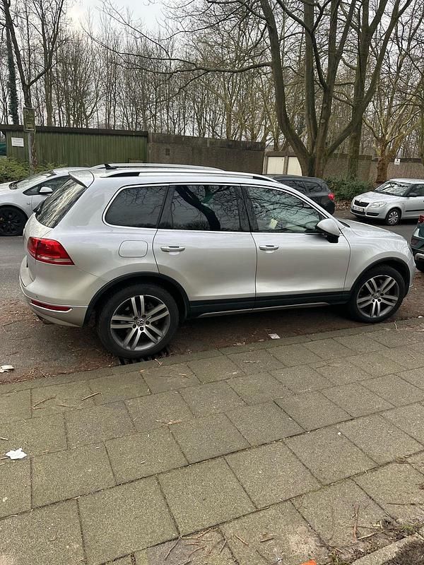 Silber Gebraucht 2010 VW Touareg SUV | 7.500 € (Superpreis) - Bild 1/4